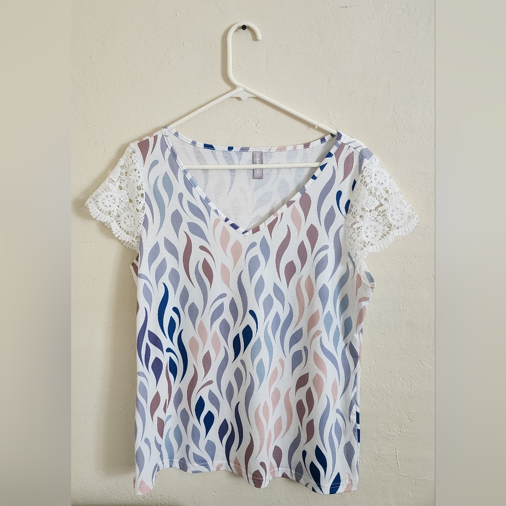 Patterned Lace Sleeve Top - Picture 3 of 11